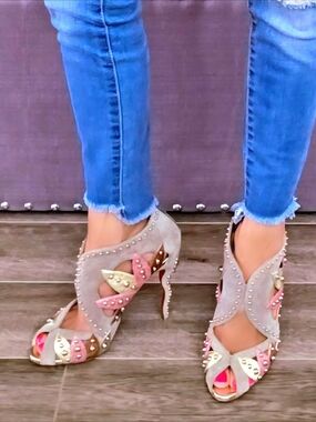 Christian Louboutin Suede Studded Peep Toe Ankle Booties Heel EU 39 / Fit US 8.5